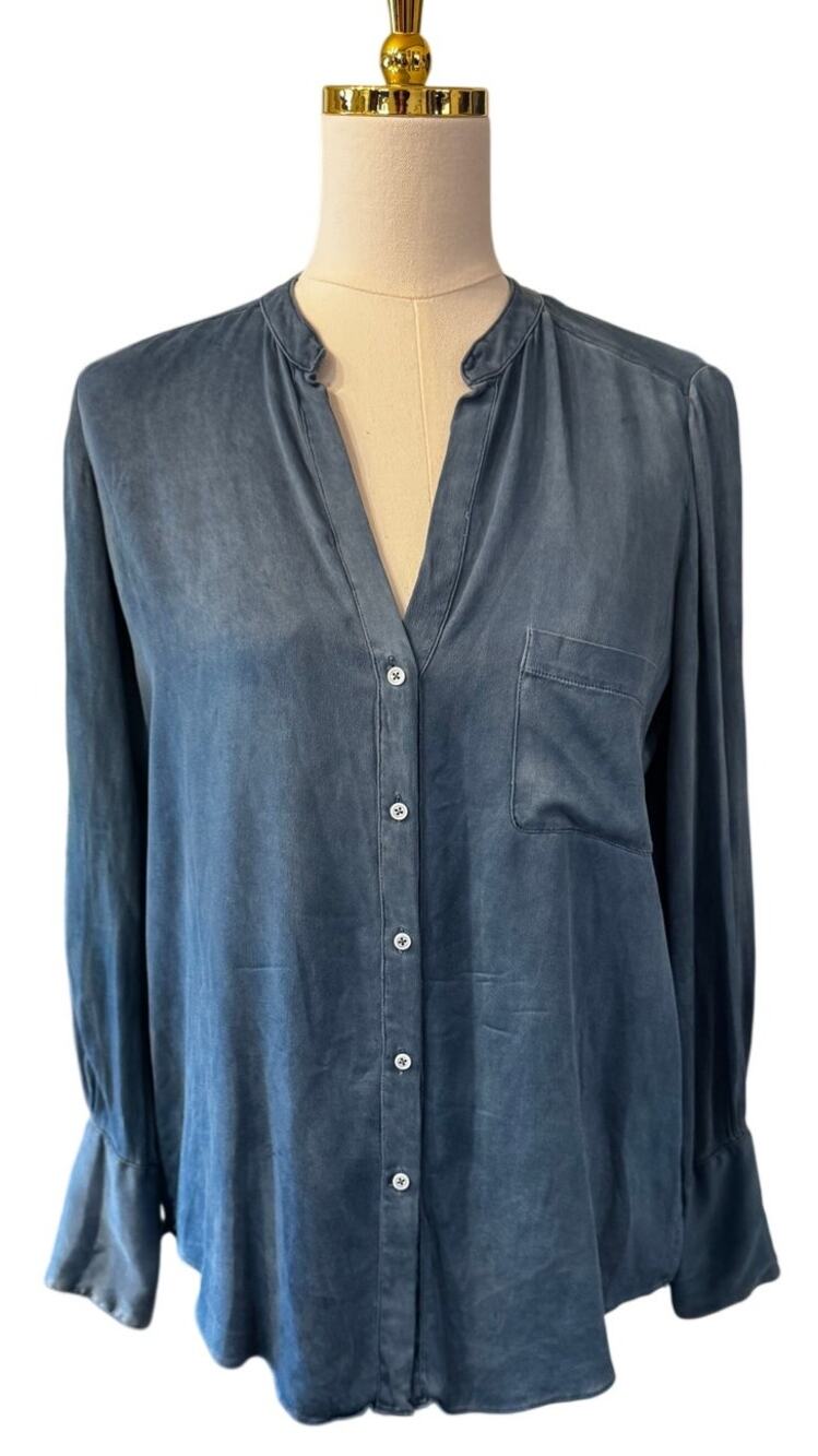 KES 100% Washed Silk Blue Gray Button Front Blouse Size Small Quiet Luxury